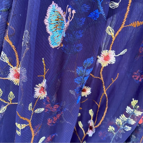 Mac Duggal Embroidered Floral Gown - Picture 5 of 14